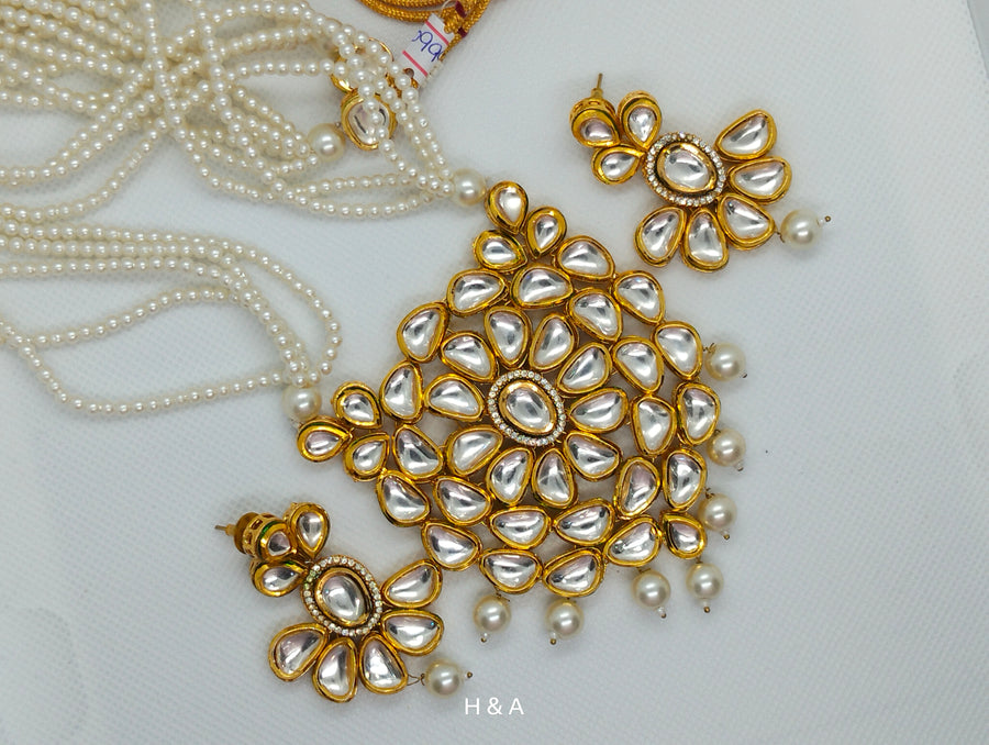 Kundan Pearl Mala necklace